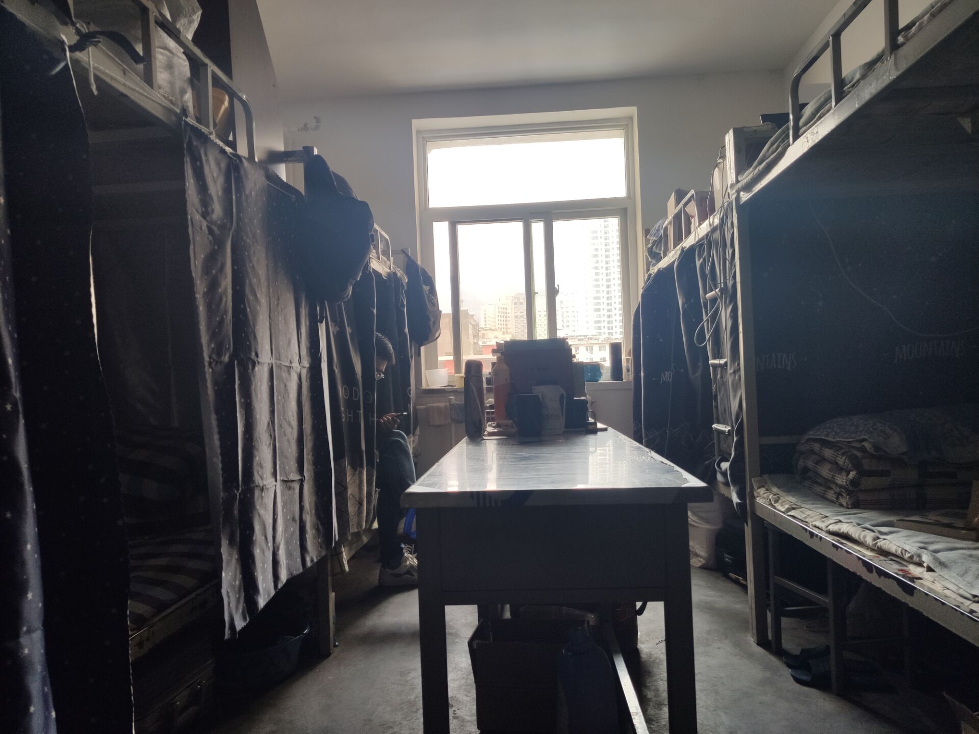 新能源学院开展宿舍卫生大扫除活动-兰州交通大学新能源与动力工程